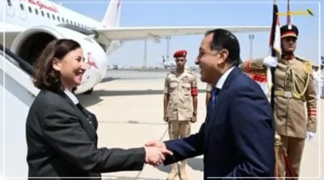 وصول رفيع المستوى.. رئيس الوزراء يستقبل نظيرته التونسية بمطار القاهرة الدولي 1